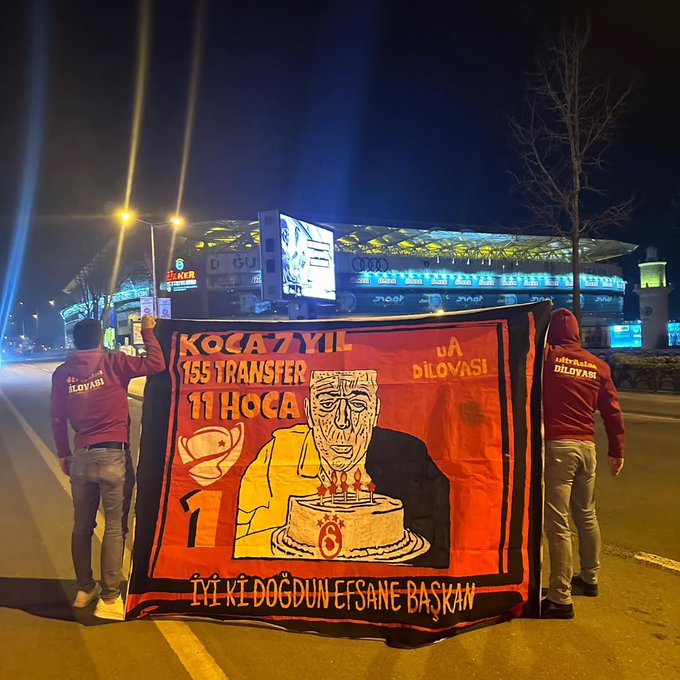 Galatasaray Taraftarından Ali Koç'a Gönderme