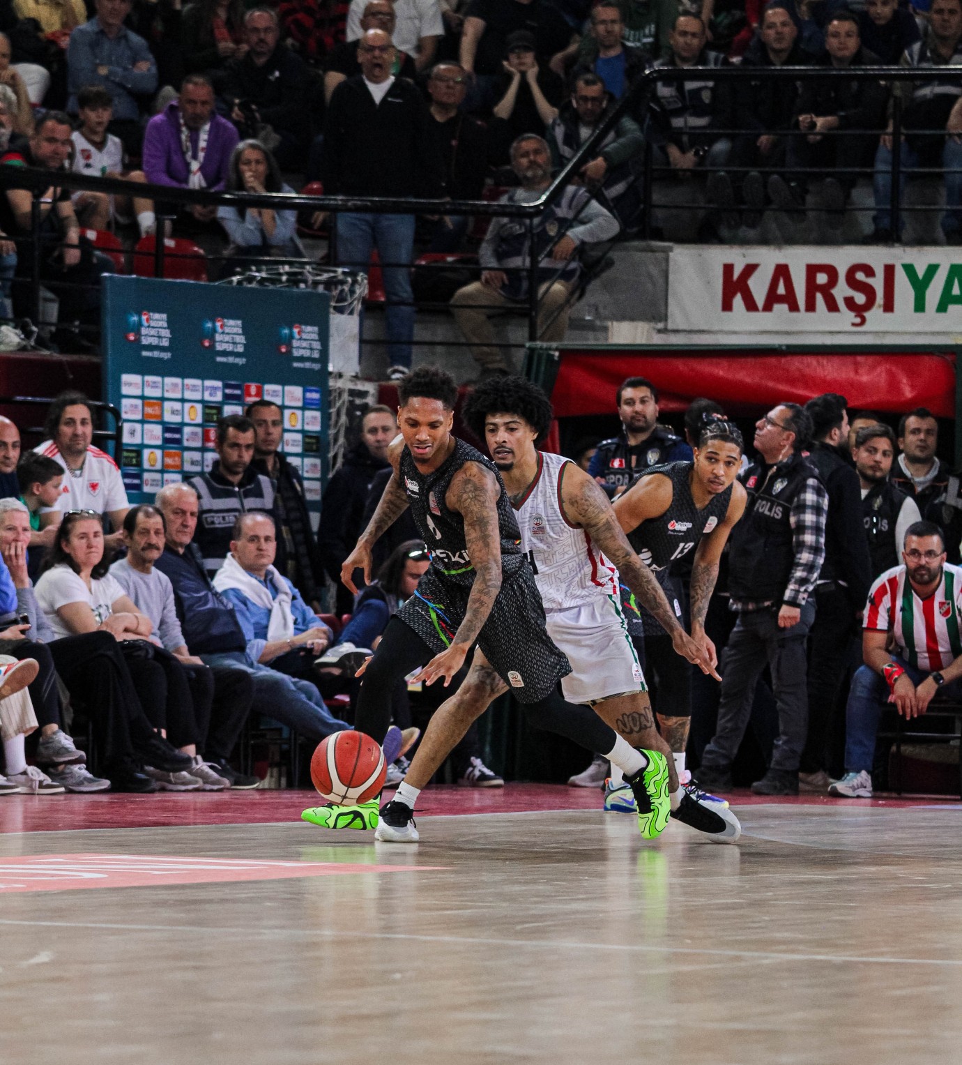 Karşıyaka: 93 - Aliağa Petkimspor: 90
