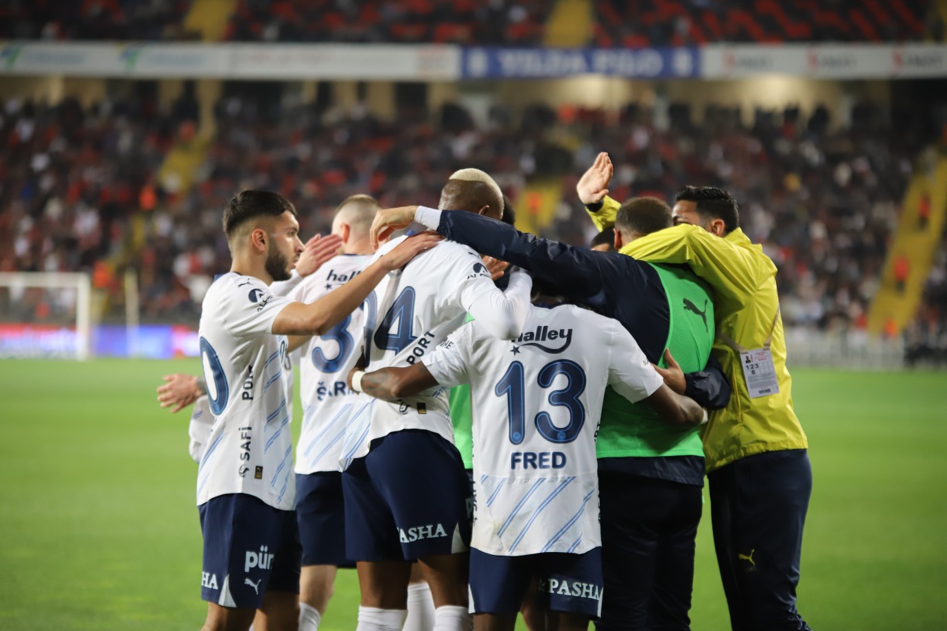 Fenerbahçe, bu sezon 6. kez geriden gelerek kazandı
