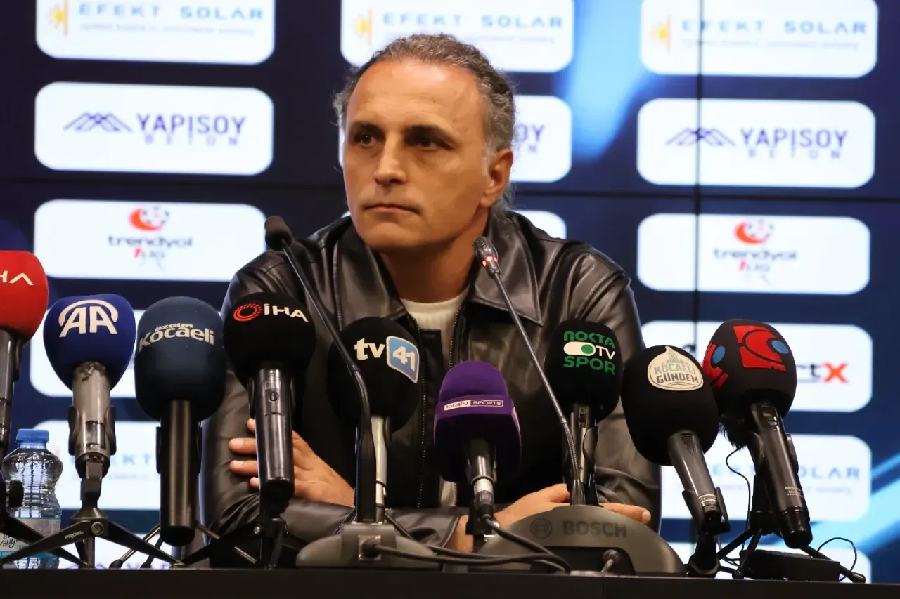 Mustafa Gürsel 1. Lig’in En İyi Teknik Direktörü Seçildi! Başarıyla Geldi, Hakem Hatalarıyla Yıkıldı