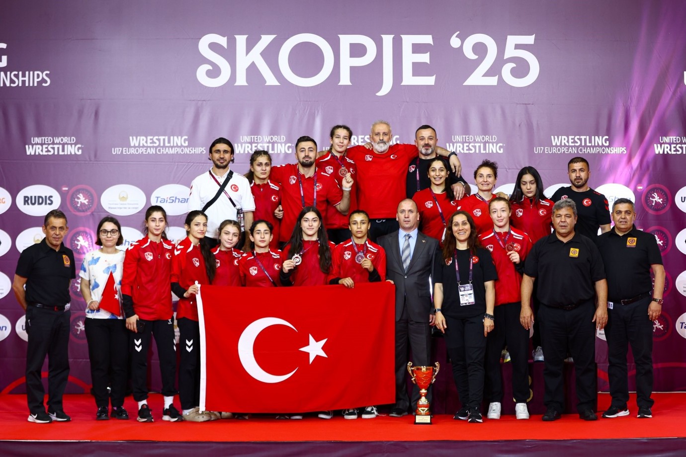 U17 Kadınlar Avrupa Güreş Şampiyonası’nda Türkiye üst üste 3. kez zirvede