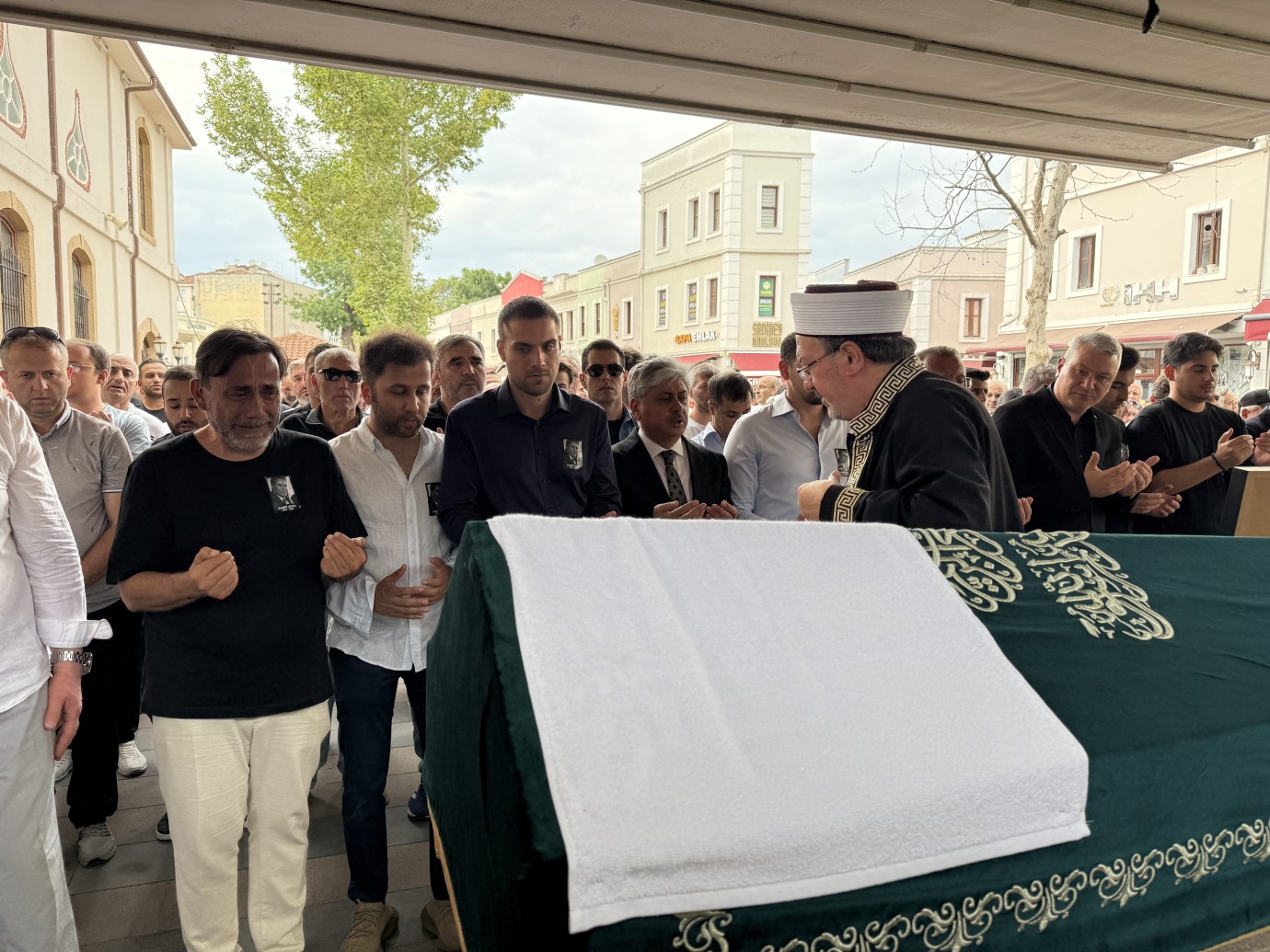 Sabri Ugan, memleketi Sakarya'da toprağa verildi