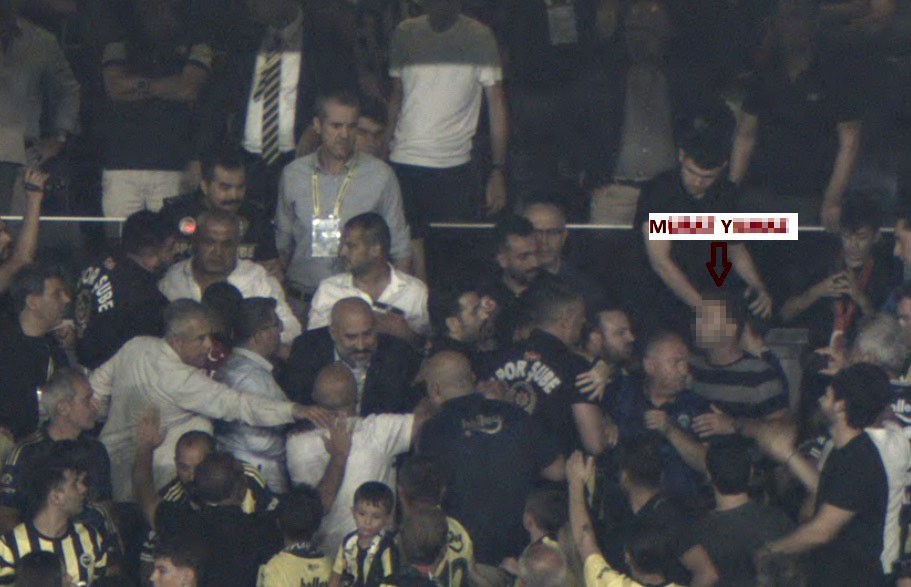 Ali Koç'a hakaret eden taraftara seyirden men