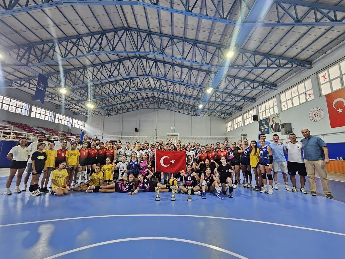 Germencik'te Zafer Kupası Voleybol Turnuvası düzenlendi