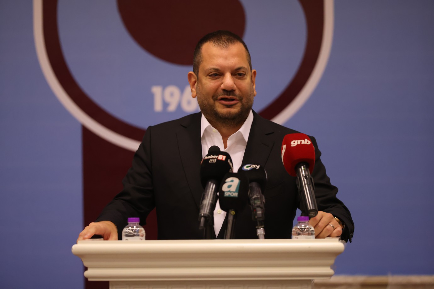 Trabzonspor Başkanı Ertuğrul Doğan, amatör kulüplere malzeme yardım törenine katıldı