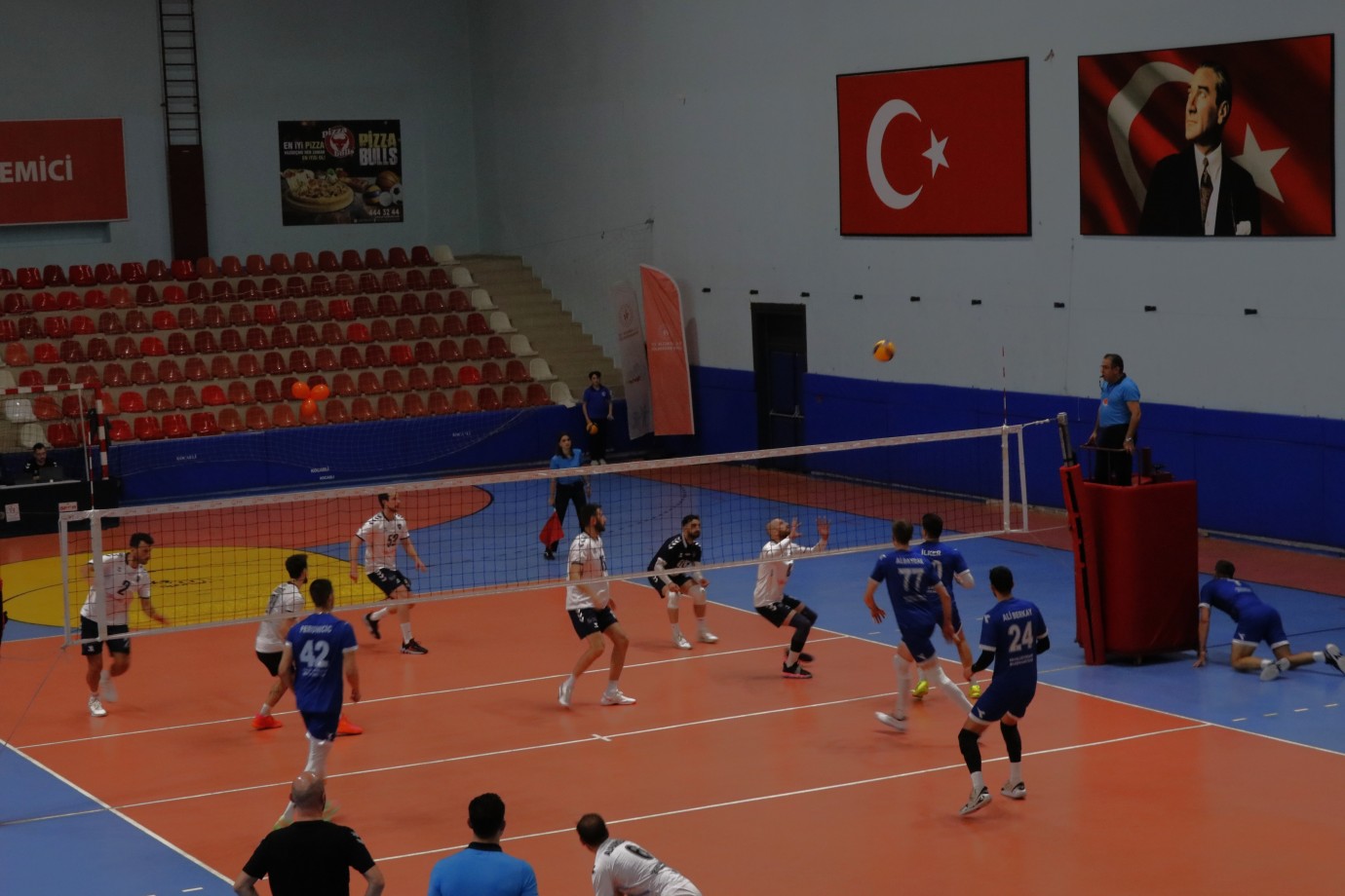 Düzce Belediyesi Spor Akademisi evinde Niksar Belediyespor'u 3-1 ile geçti