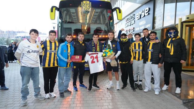 Ankaragücü Taraftarından Recep Karatepe’ye Anlamlı Destek