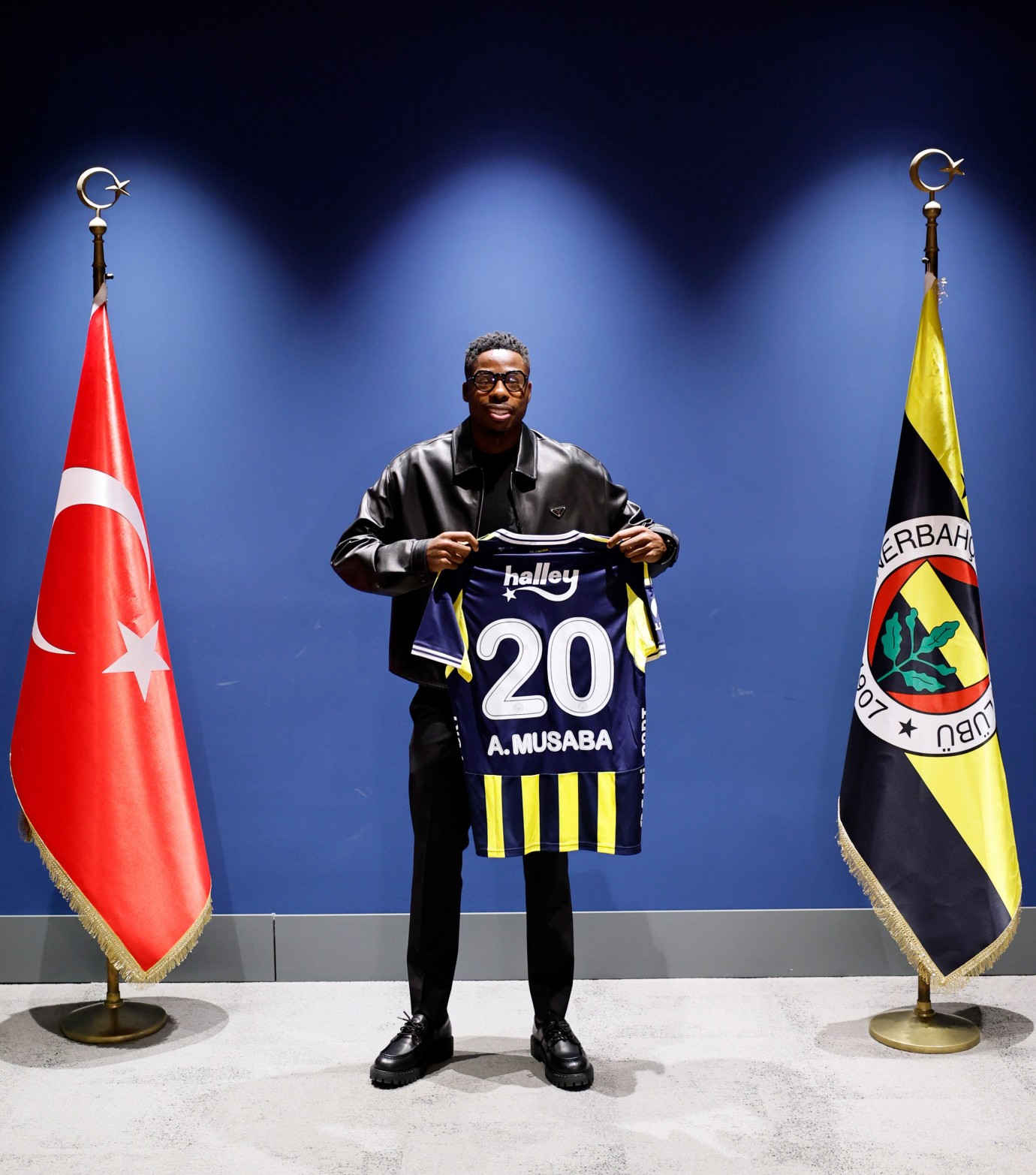 Fenerbahçe'nin 8. Hollandalı oyuncusu: Anthony Musaba