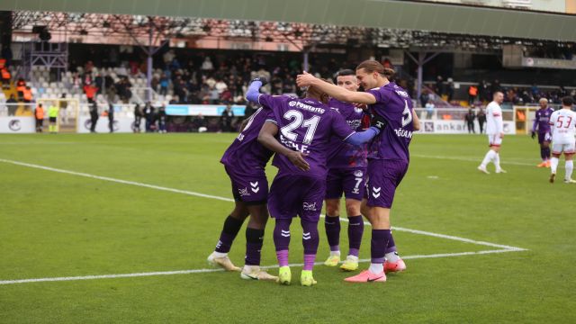 Fernandes, Ezeh ve Thiam takımın gol yükünü çektiler.