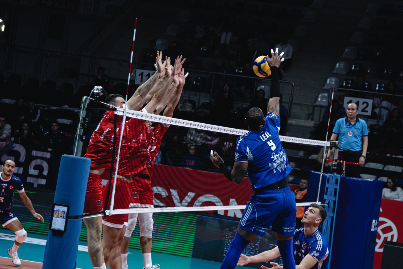 Efeler Ligi: Halkbank: 3 - Alanya Belediyespor: 1