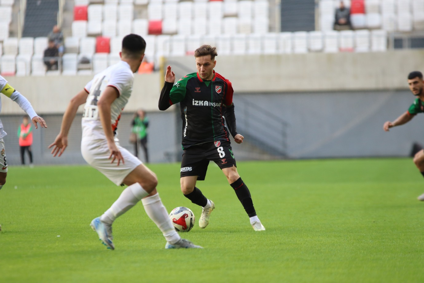Karşıyaka: 3 - İzmir Çoruhlu FK: 1
