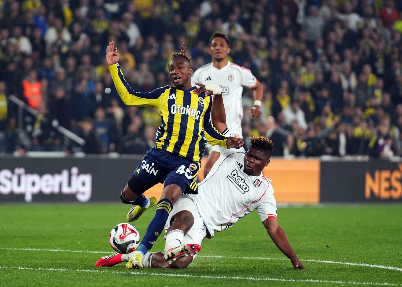 Beşiktaş 2 maç sonra Kadıköy’de kaybetti