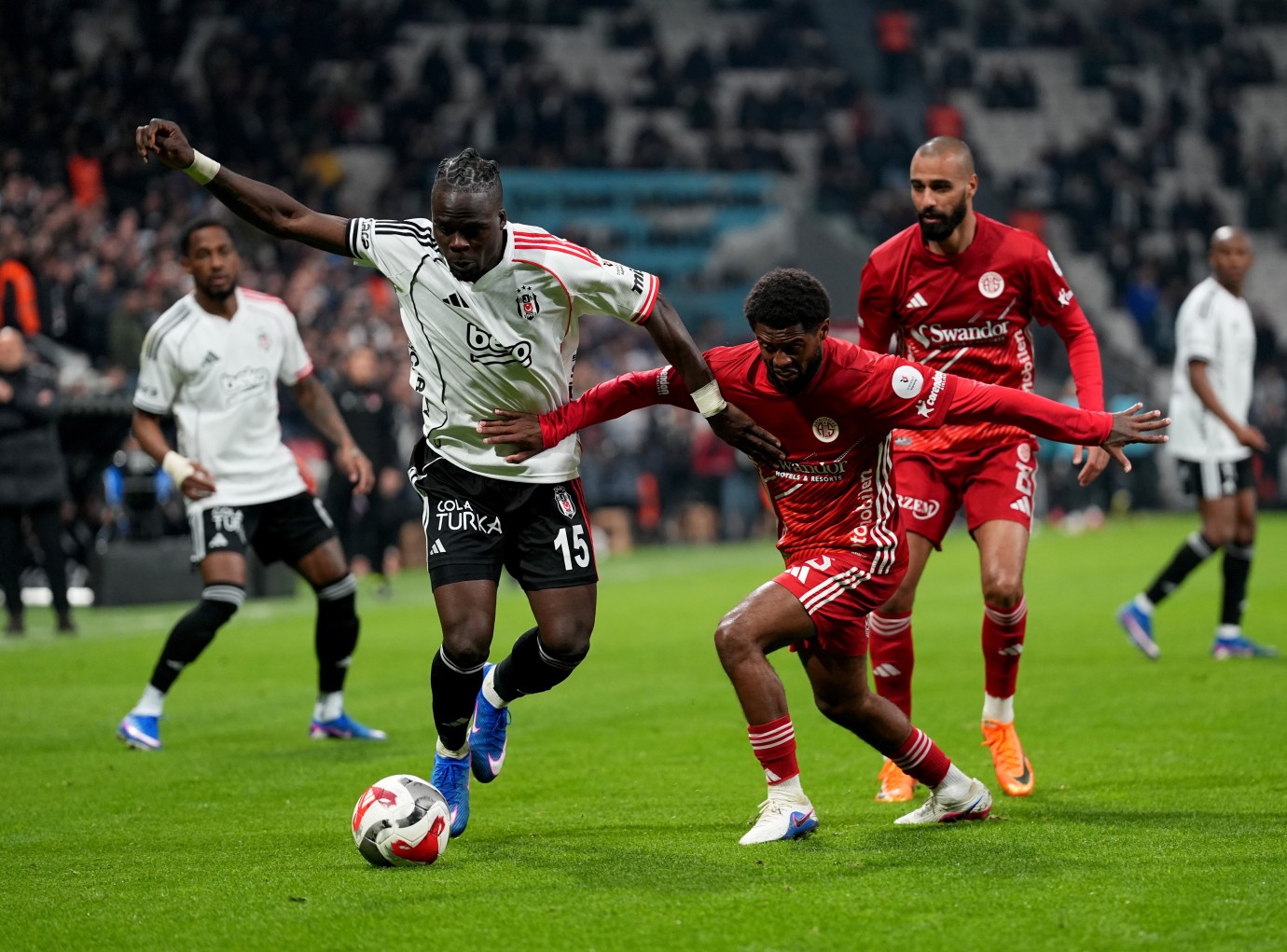 Beşiktaş: 4 - Antalyaspor: 2