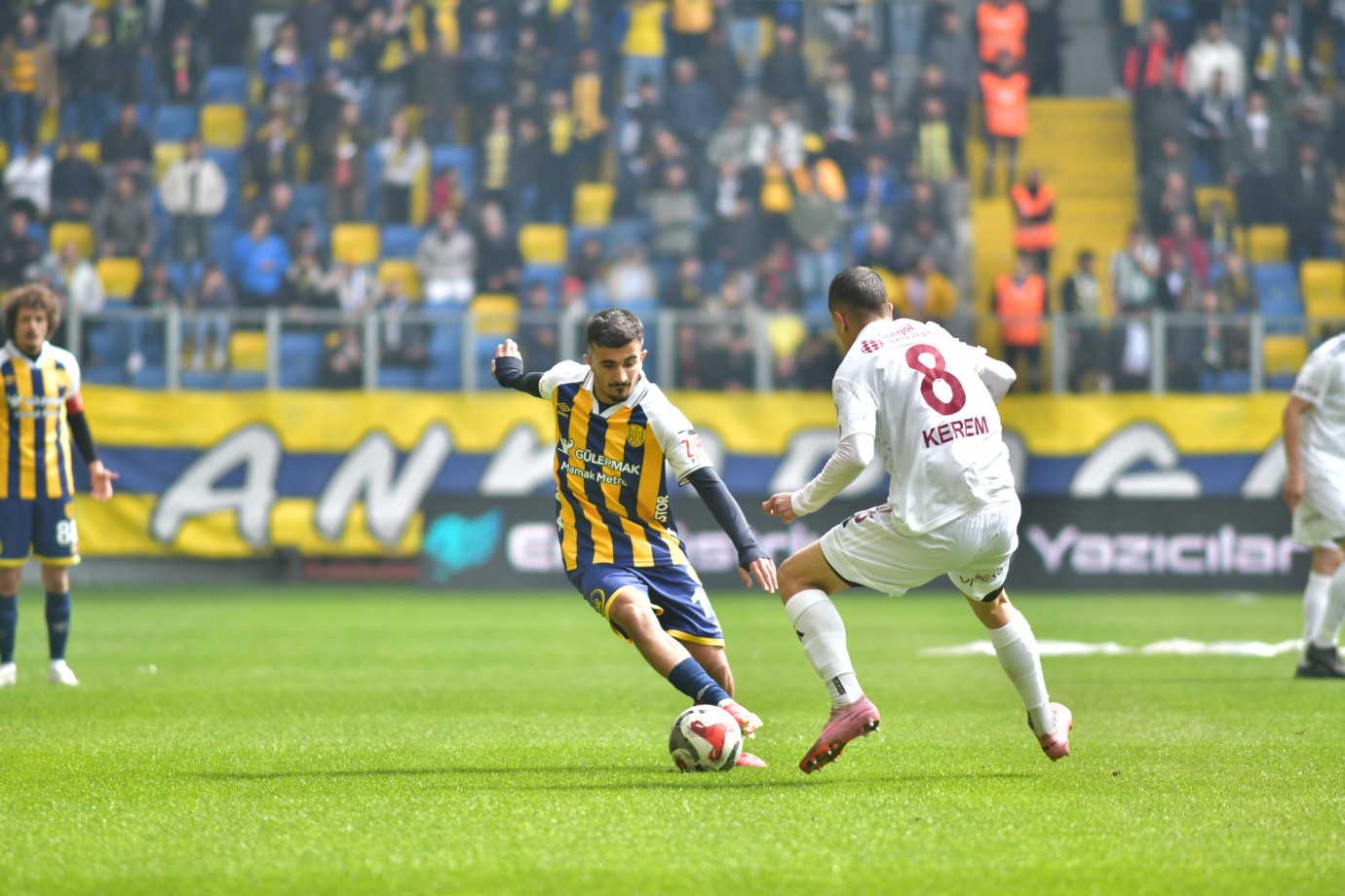 ANKARAGÜCÜ EVİNDE YIKILDI