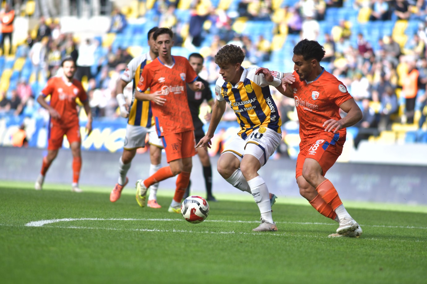 Ankaragücü Kazandı Ama Play-Off Kapısından Döndü! Eryaman’da 4 Gollü Veda