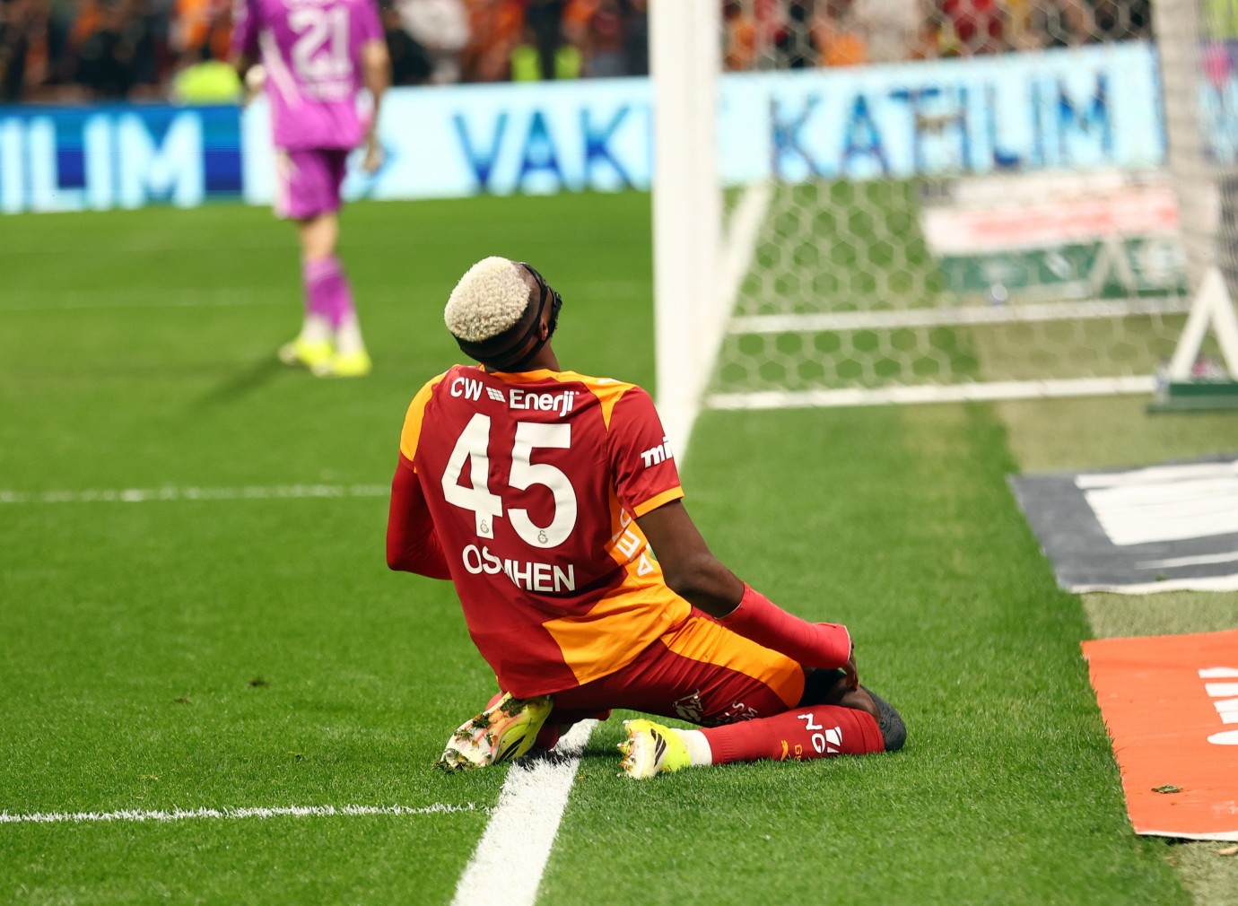 Victor Osimhen cezalı