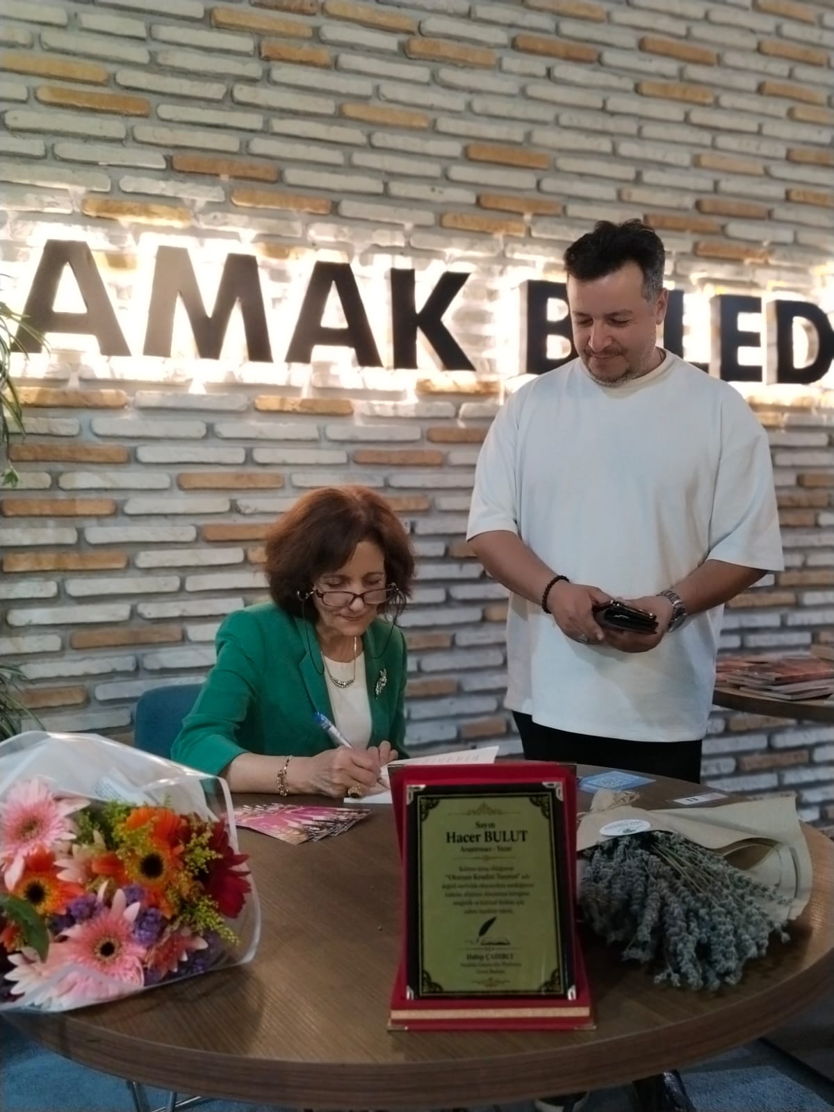 Mamak’ta Anlamlı Buluşma: “Okursan Kendini Tanırsın” Okurlarıyla Buluştu