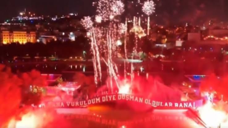 Ankaragücü’nün 116. Yılında Gençlik Parkı Sarı-Laciverte Büründü